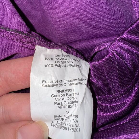 XOXO Women's Purple Satin Prom Gown Size Small - Picture 9 of 9